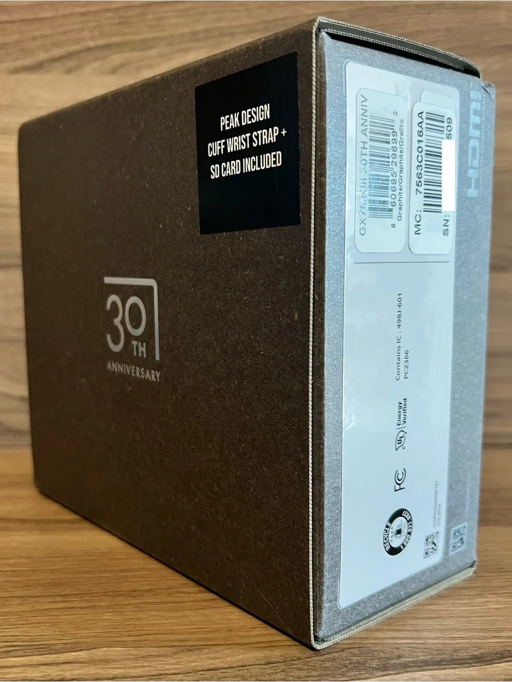 Canon PowerShot G7 X Mark III - 30th Anniversary Limited Edition Kit (Graphite)